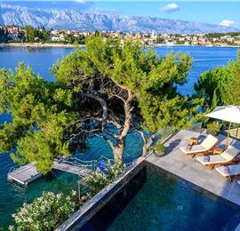 Spectacular 4 Bedroom Luxury Villa with Infinity Pool on Brac Island, sleeps 8